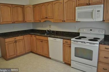 5609 Sutherland Ct, Springfield VA  22015-1819 exterior