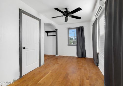 2515 10 St, Phoenix AZ 85020-5821 exterior