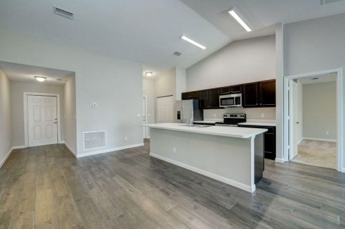 1057 Dartmouth Ave, Fort Pierce FL  34953-8517 exterior