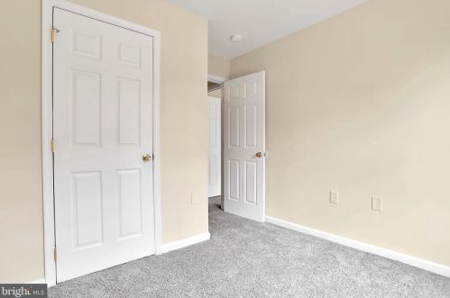 212 Ann St, Charles Town WV  25414-1604 exterior