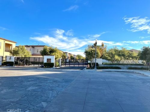 21737 Propello Dr, Santa Clarita CA  91350-8542 exterior