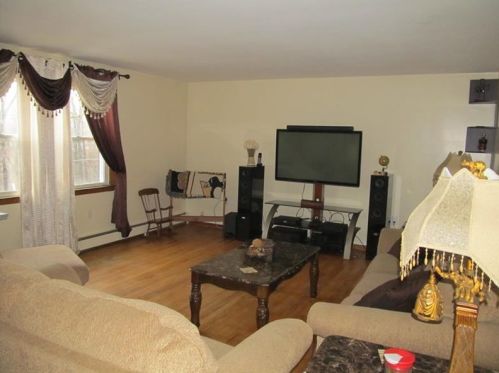 509 Lougeay Rd, Pittsburgh, PA 15235-4506