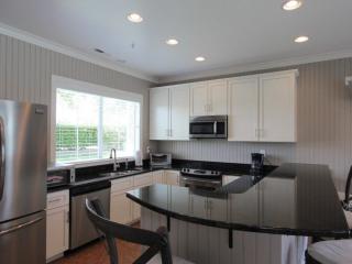 2160 Mill Crossing Dr, Virginia Beach VA  23454-1196 exterior