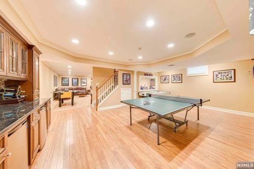878 Seneca Rd, Franklin Lakes NJ  07417-2825 exterior
