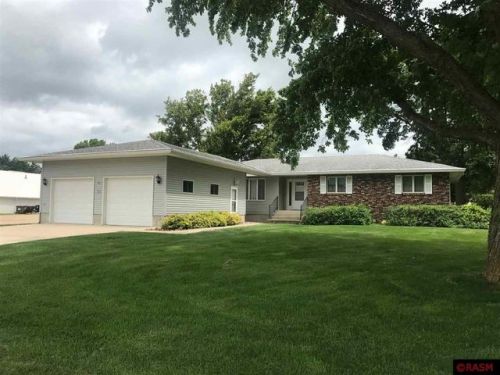 105 3rd Ave, Mapleton MN  56065-9792 exterior