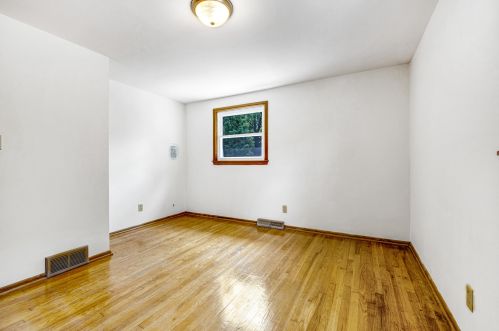 9019 Poplar Dr, Thiensville WI  53097-3155 exterior