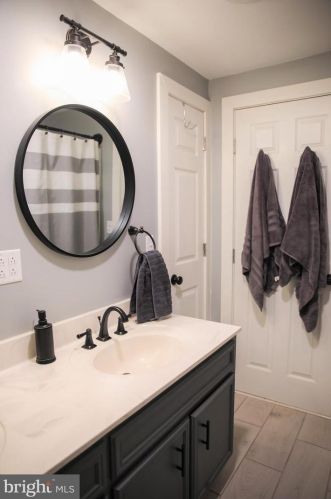 602 Winding Hill Rd, Navy Sup Dpt PA  17055-4992 exterior