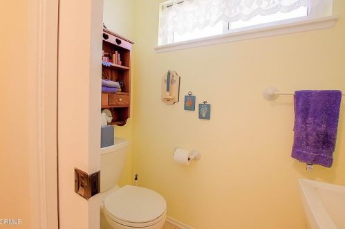 1966 Patricia St, Oxnard CA 93036-2721 exterior