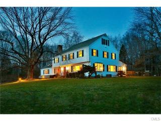 100 Cedar Hill Rd, Bridgeport, CT 06612-1319