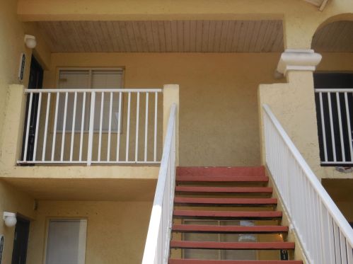 6201 Glenmoor Dr, West Palm Beach, FL 33409-2826