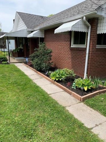 1230 5th St, Seward, PA 15954-2040