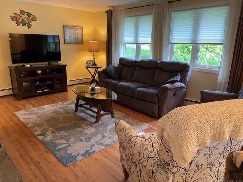 131 Pollys Ln, Uncasville CT  06382-1436 exterior