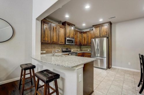 720 Greenville Ave, Richardson TX  75081-4112 exterior