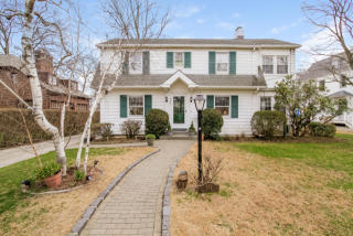 224 Nelson Rd, Scarsdale, NY 10583-5936