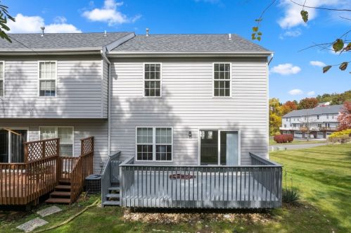 1023 Royal Dr, Canonsburg PA  15317-5004 exterior