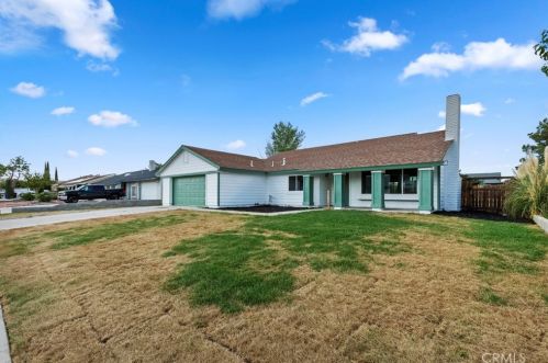 14200 Whispering Sands Dr, Victorville, CA 92392-5005