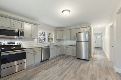 34 Stoughton Ave, Webster MA  01570-2340 exterior