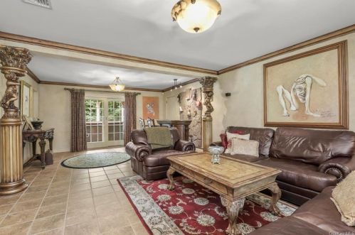 471 Bonnie Ct, Yorktown Hgts NY  10598-2001 exterior