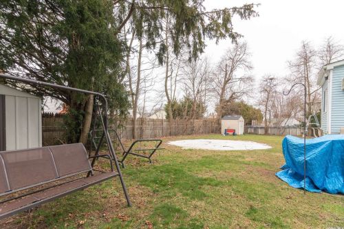 79 Irene St, North Lindenhurst NY 11757-1239 exterior