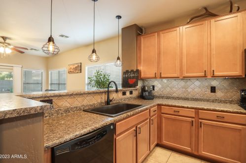 1325 Linda Dr, Casa Grande AZ  85122-3352 exterior