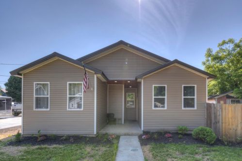 312 Oak St, Hide Away Hills, OH 43107-1038
