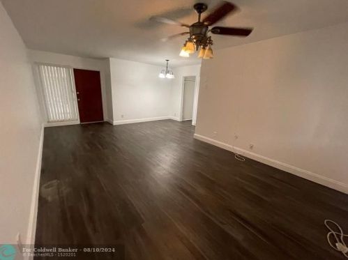 561 45th St, Boca Raton, FL 33431-3433
