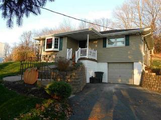 90 Franklin Farms Rd, Washington, PA 15301-5814