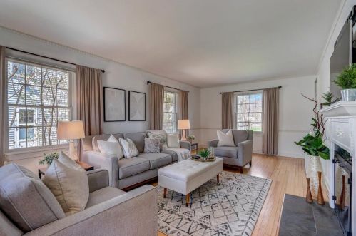 7481 Lombardy Rd, Milwaukee, WI 53217-3536