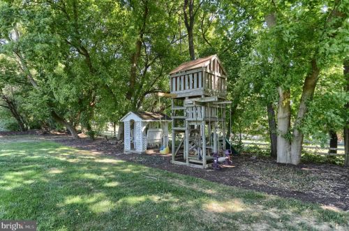 1969 Millport Rd, Lancaster PA  17602-4117 exterior