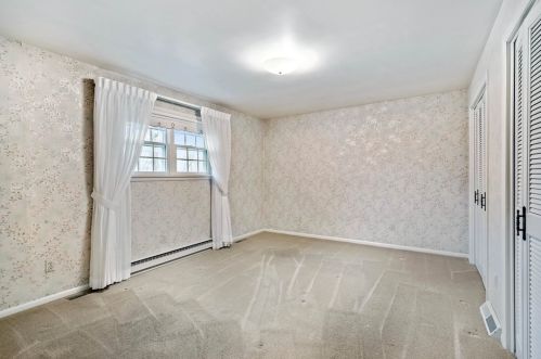 1 Royal Oaks Dr, North Charleroi PA  15022-3329 exterior