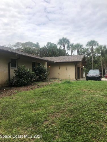 2010 Courtenay Pkwy, Merritt Island FL  32952-3912 exterior