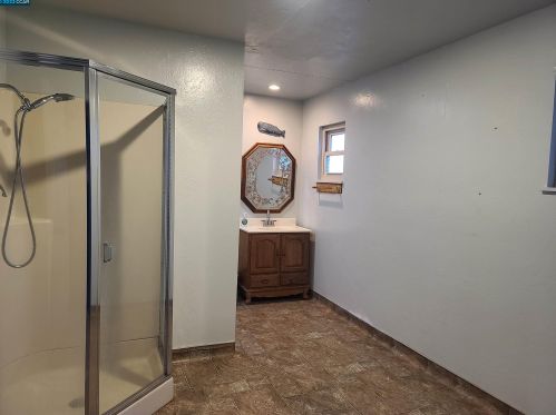 6178 Bernhard Ave, Richmond CA  94805-1236 exterior