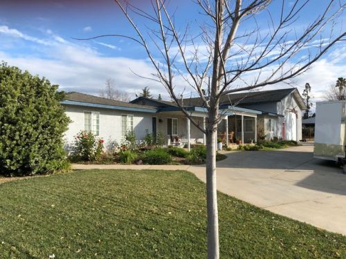 702 12th St, Beaumont, CA 92223-1941