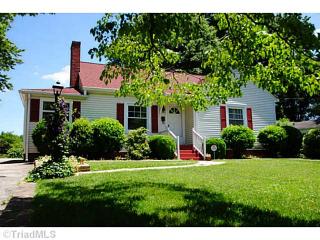 815 Knollwood St, Winston Salem, NC 27103-4132