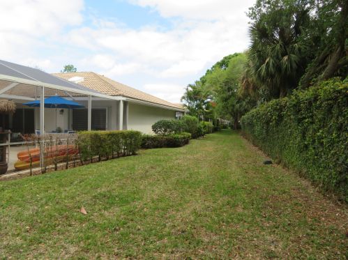 9304 Chapman Oak Ct, West Palm Beach, FL 33410-3284