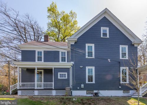 1239 Perry St, Washington, DC 20017-2530