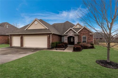 4457 Putting Green Dr, Fayetteville, AR 72704-7530