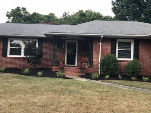 372 Hanley Cir, Danville, VA 24541-5539