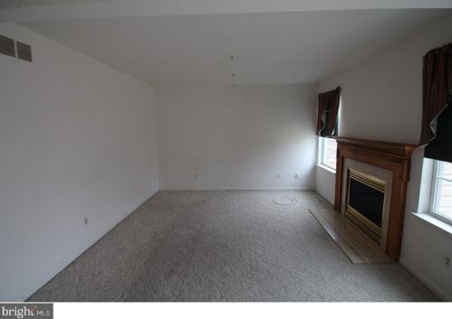 1226 Oxford Cir, Lansdale PA  19446-6641 exterior