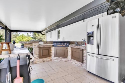 401 Maple Ave, Lehigh Acres FL  33972-4001 exterior