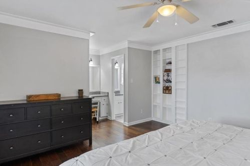 9626 Braeburn Gln, Austin TX 78729-2710 exterior