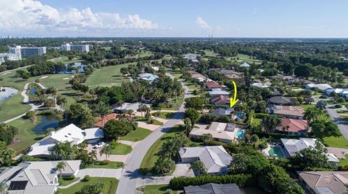 80 Cypress Point Dr, Naples FL  34105-6311 exterior
