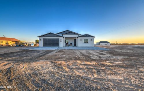 36811 Osborn Rd, Tonopah, AZ 85354-8377