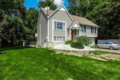 133 Amherst Dr, Manchester, CT 06042-8543