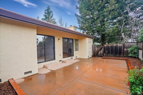 70 Fountain Grove Cir, Fairfield CA  94558-2485 exterior