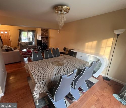 6053 Ponhill Dr, Woodbridge VA  22193-3952 exterior