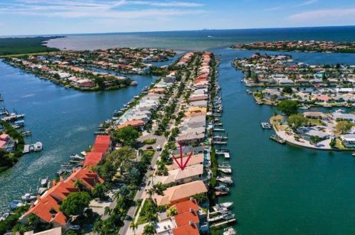 823 Symphony Isles Blvd, Ruskin FL  33572-2743 exterior