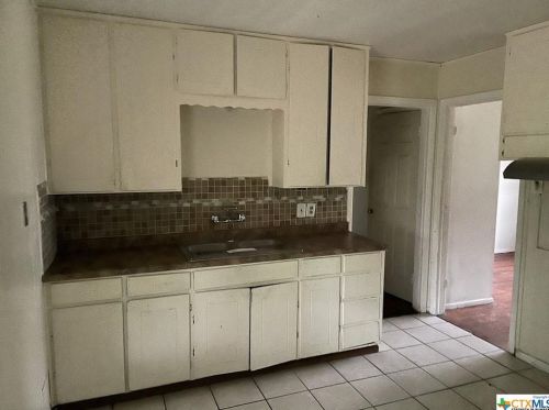 1720 Alamo Dr, Victoria TX  77901-3150 exterior