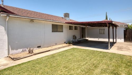 652 North St, Manteca CA 95336-4831 exterior