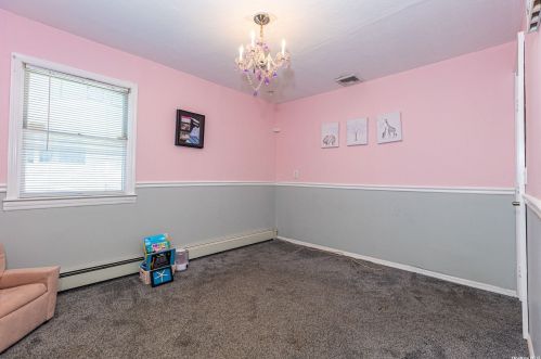 143 Sherbrooke Rd, North Lindenhurst NY  11757-1646 exterior